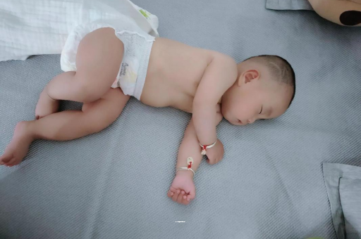 汕尾没满月的宝宝